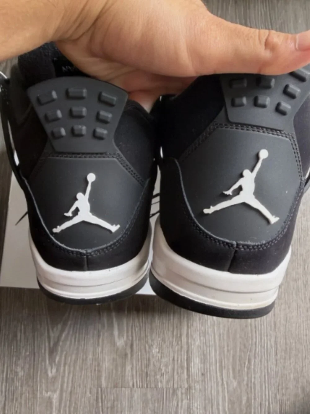 Air Jordan 4 Retro White Thunder